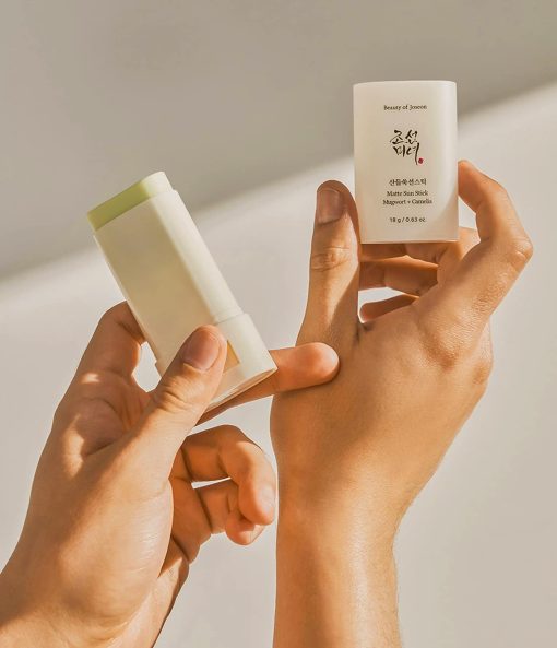 Matte Sun Stick Mugwort + Camelia SPF50+ - Imagen 3